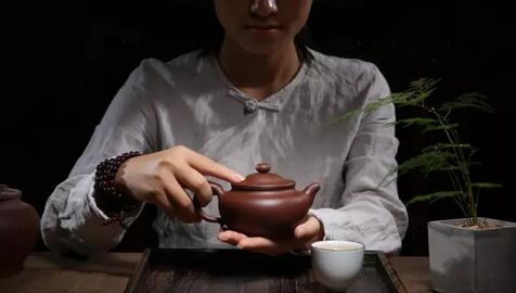 茶水润心又瘦身，喝茶好处多